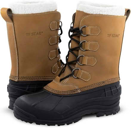 Photo of winter boots-bottes d'hiver (Montreal-North next to bridge) #1