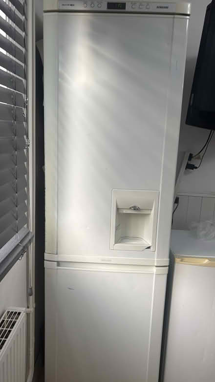 Photo of free Working Non Plumbed Fridge Freezer (Luton - LU4) #1