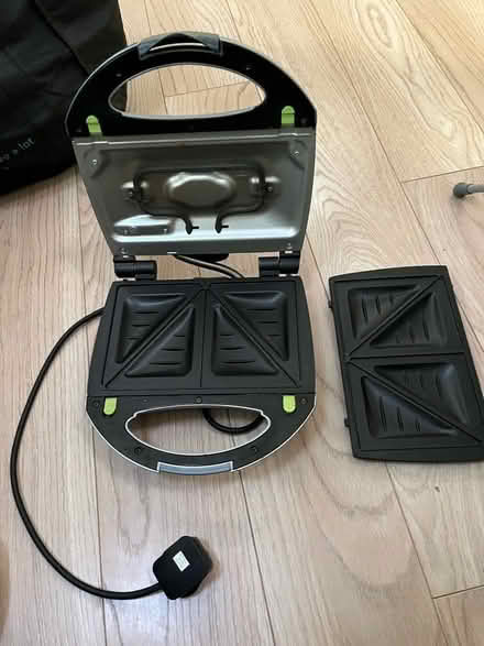 Photo of free Sandwich toaster (Ware SG12) #1