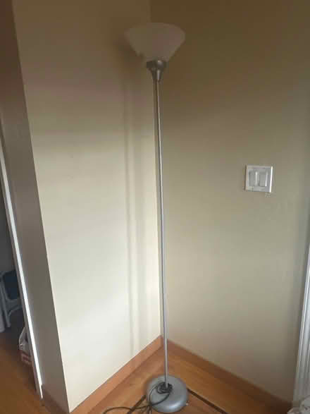 Photo of free floor lamp (Los Gatos 95032) #1
