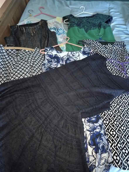 Photo of free 7 dresses (Hollinswood TF3) #1