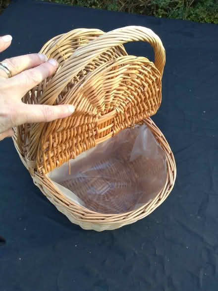 Photo of free Wicker picnic basket (Cambridge CB4) #3
