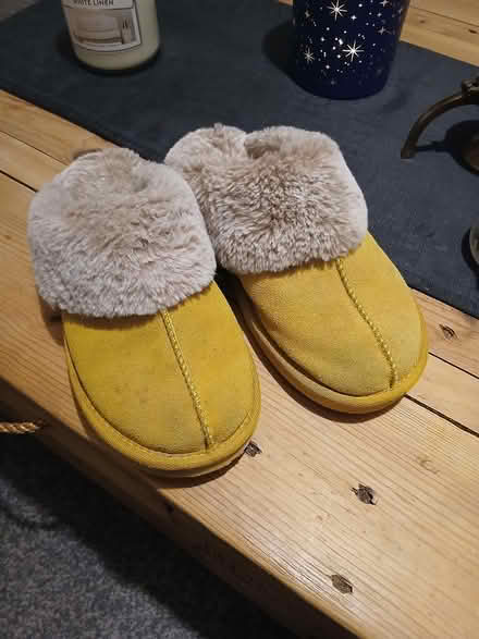 Photo of free Slippers size 8 (HG3) #3