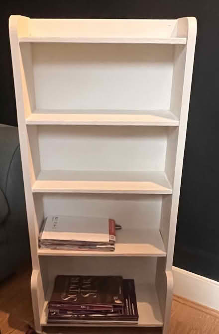 Photo of free Small white bookcase (Watford Wd18) #1
