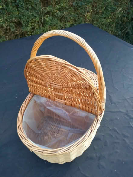 Photo of free Wicker picnic basket (Cambridge CB4) #2