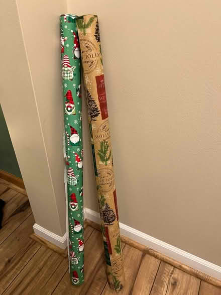 Photo of free christmas wrapping paper (New Hudson) #1