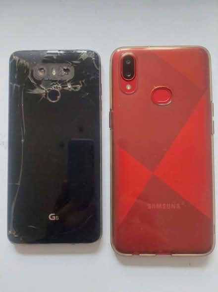 Photo of free Phones x2, both screens not working (Woodside CR0) #3