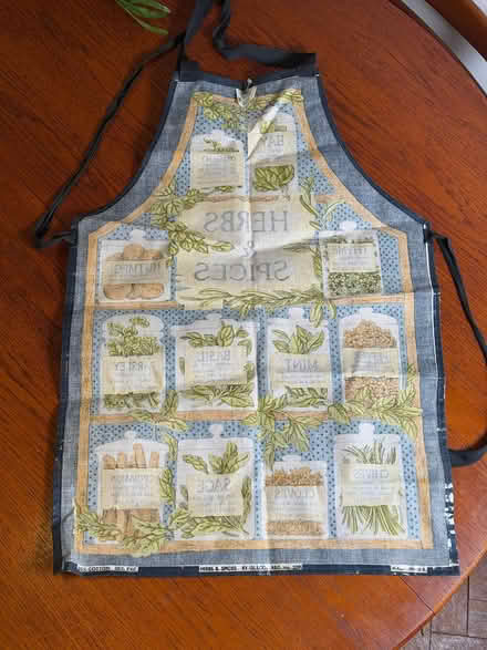 Photo of free Kitchen apron (HA0) #2