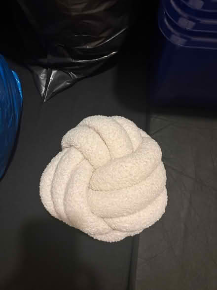 Photo of free Knot Cushion (AL1) #1