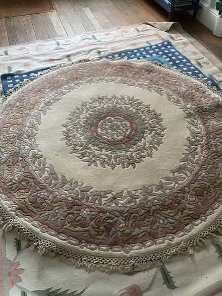Photo of free Rug (HitchinSG4) #1
