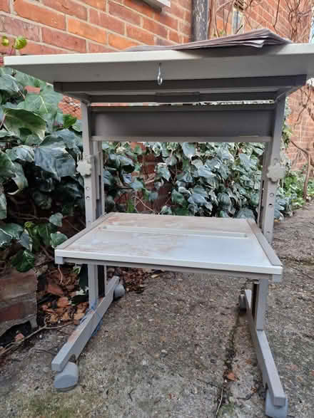 Photo of free Computer desk (TW3 Hounslow) #1