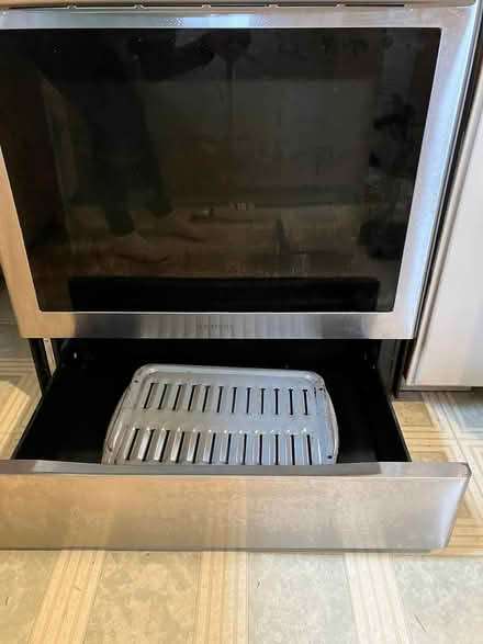 Photo of free Samsung Electric Range (South Capitol neighborhood) #2