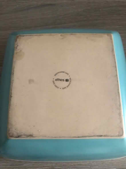 Photo of free 10”x10” casserole dish (UB5 6TX) #2