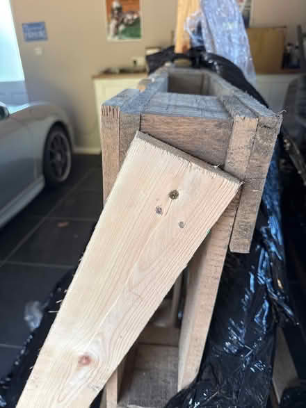 Photo of free 2 pallets (Liss GU33) #3