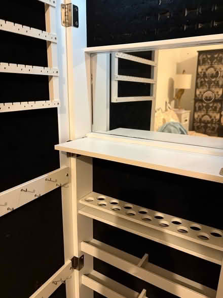 Photo of free Wall mounted jewellery case. (Seal TN15) #3