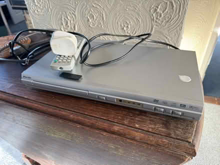 Photo of free DVD player with remote (RG4) (Sonning Common RG4) #1