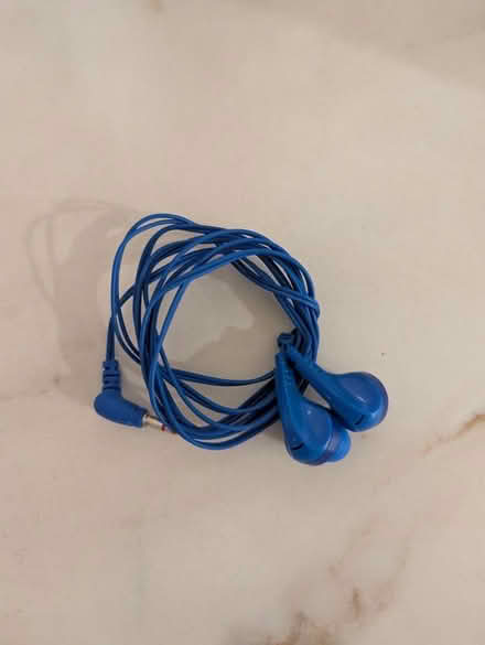 Photo of free Ear buds (near Central Park) #1