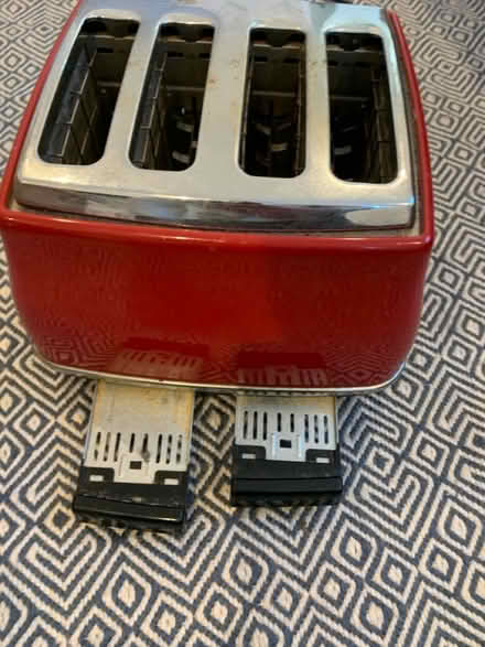 Photo of free Delonghi 4 Slice Toaster (Bosham, PO18) #3