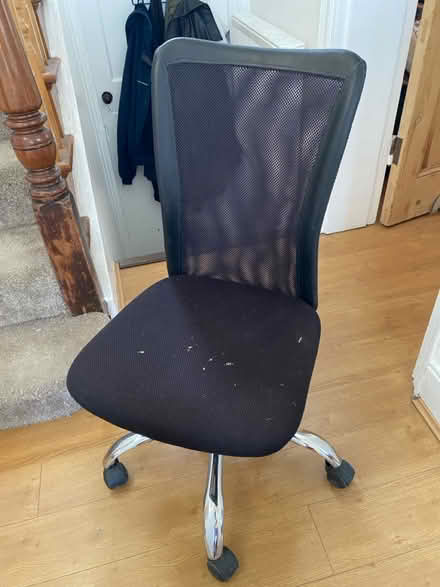 Photo of free Office chair (doesn’t adjust) (Muswell Hill N10) #1