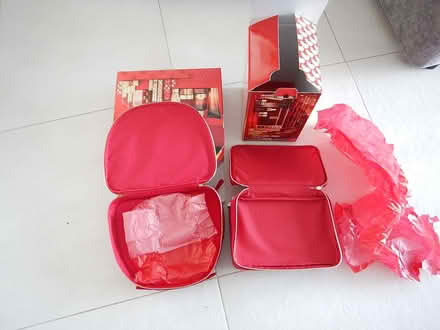 Photo of free Cosmetics presentation case x2 (Purley SM6) #1