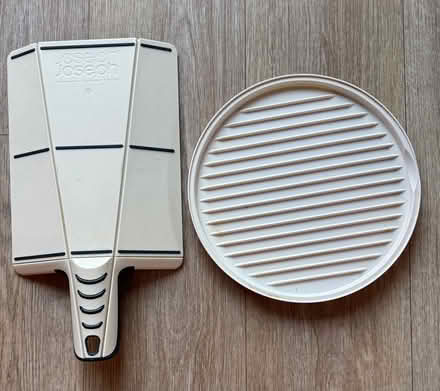 Photo of free Joseph chopping board & bacon plate (Sevenoaks, near Station) #1