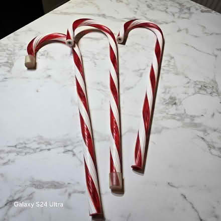 Photo of free Christmas decorations (Greenwich Peninsula SE10) #1