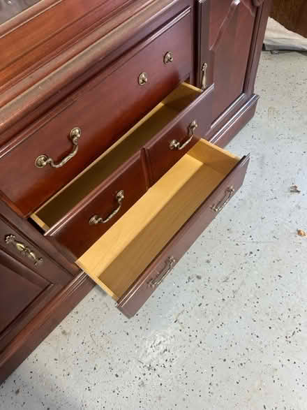 Photo of free Hutch/China Cabinet (Pittstown NJ) #4