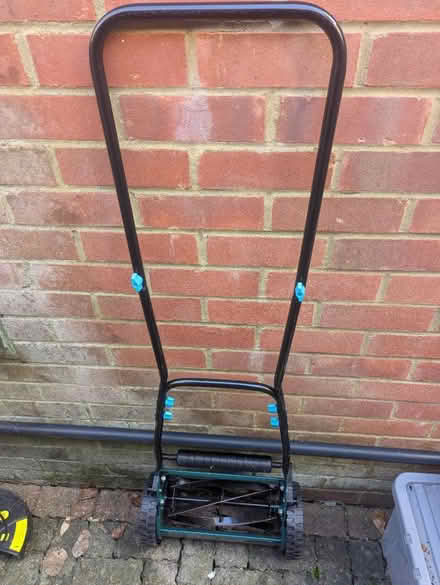 Photo of free Manual lawn mower (SG5) #2