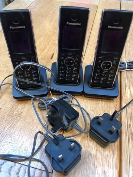 Photo of free Three telephone handsets (Putney SW15) #1