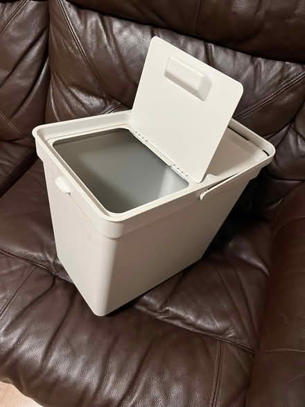 Photo of free 6 gallon bin (Fleetville AL4) #1