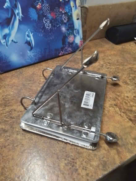 Photo of free Metal flip-frame photo holder (Fords Farm RG31) #2