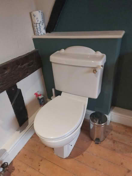 Photo of free Toilet and wash hand basin. (Henley SY6) #1