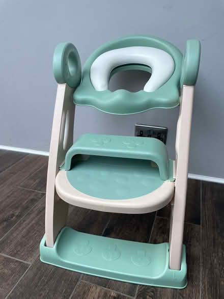 Photo of free Toilet seat reducer with steps (CO13) #1