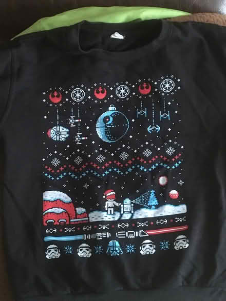 Photo of free Star Wars Christmas sweatshirt (Fairwater CF5) #1
