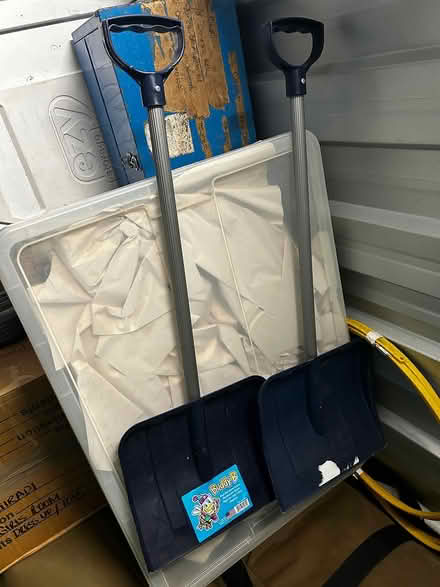 Photo of free Small garden shovels (Tufnell Park NW5) #2