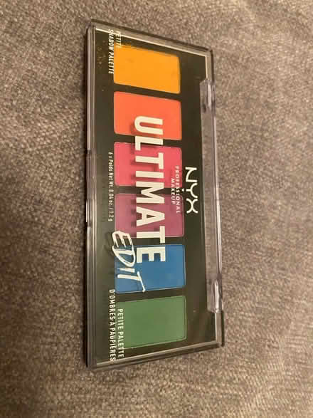 Photo of free Two eyeshadow palettes (En5 3da) #2