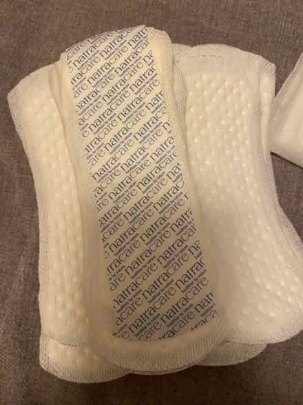 Photo of free 20ish Unused loose sanitary pads (En5 3da) #2