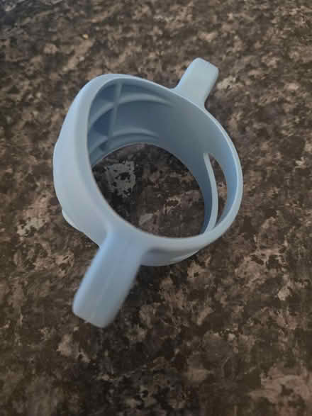 Photo of free Blue bottle holder (IG6 3s) #2