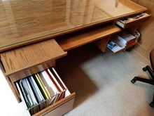 Photo of free desk (in Sammamish near Beaver Lake) #2