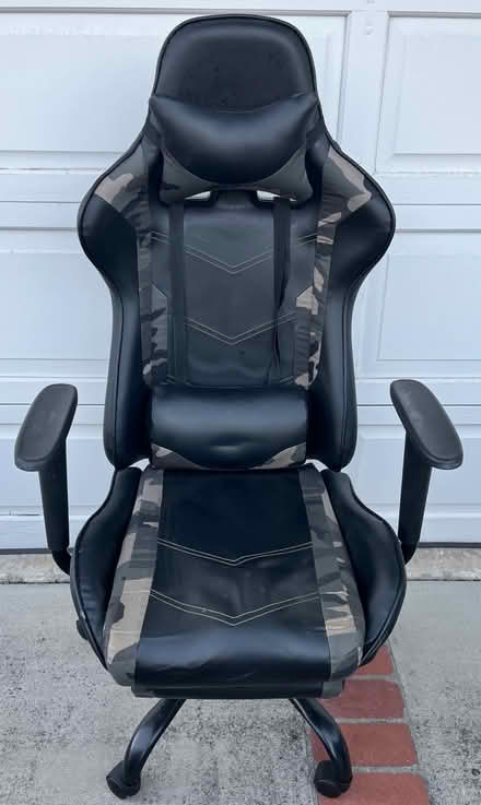 Photo of free Gaming Chair (Redwood City) #1