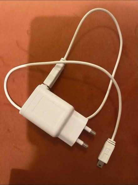 Photo of free Philips toothbrush EU charger (Herne Hill, SE24) #1