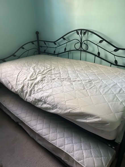 Photo of free Twin bed with trundle (Columbia - Long Reach Village) #1