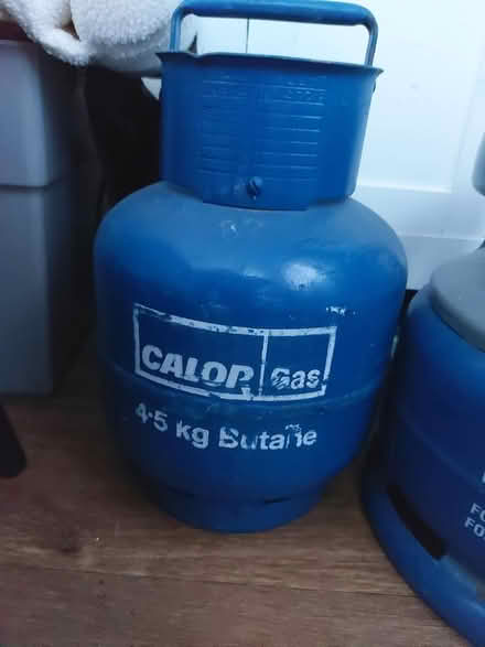 Photo of free 2 x calor gas bottles (Hayling Island PO11) #3