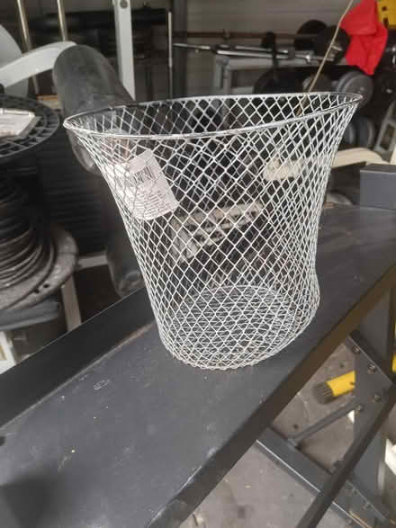 Photo of free small wire basket (Largo near Ulmerton & Starkey) #1