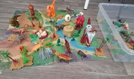 Photo of free Dinosaur set (Ss9) #1