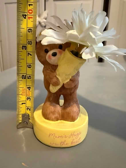 Photo of free Mum ornament (Carshalton) #3