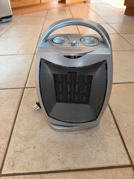 Photo of free 1500 Watt Oscillating Heater (Near Wootton High School) #1