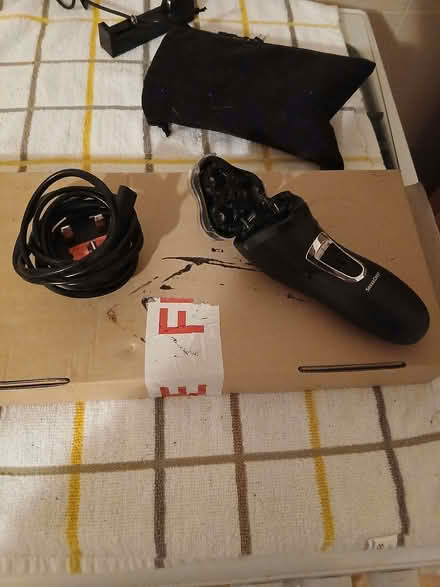 Photo of free electri rotary foil shave (March PE15) #1