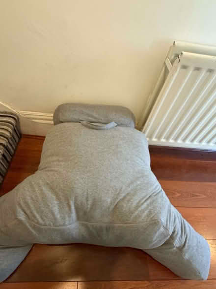 Photo of free John Lewis Specialist Synthetic Reading Support Pillow (Earlswood RH1) #3
