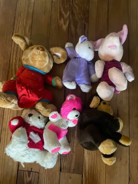 Photo of free Assorted toys (69th Ave btw 60th Ln & 60th st) #1